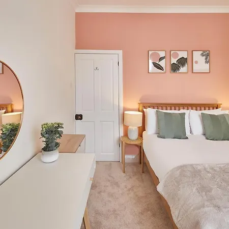 Host & - Fountains *